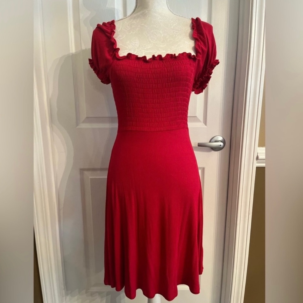 NWOT Francesca’s miami Red Fit & Flare Smocked Bodice Dress/Medium